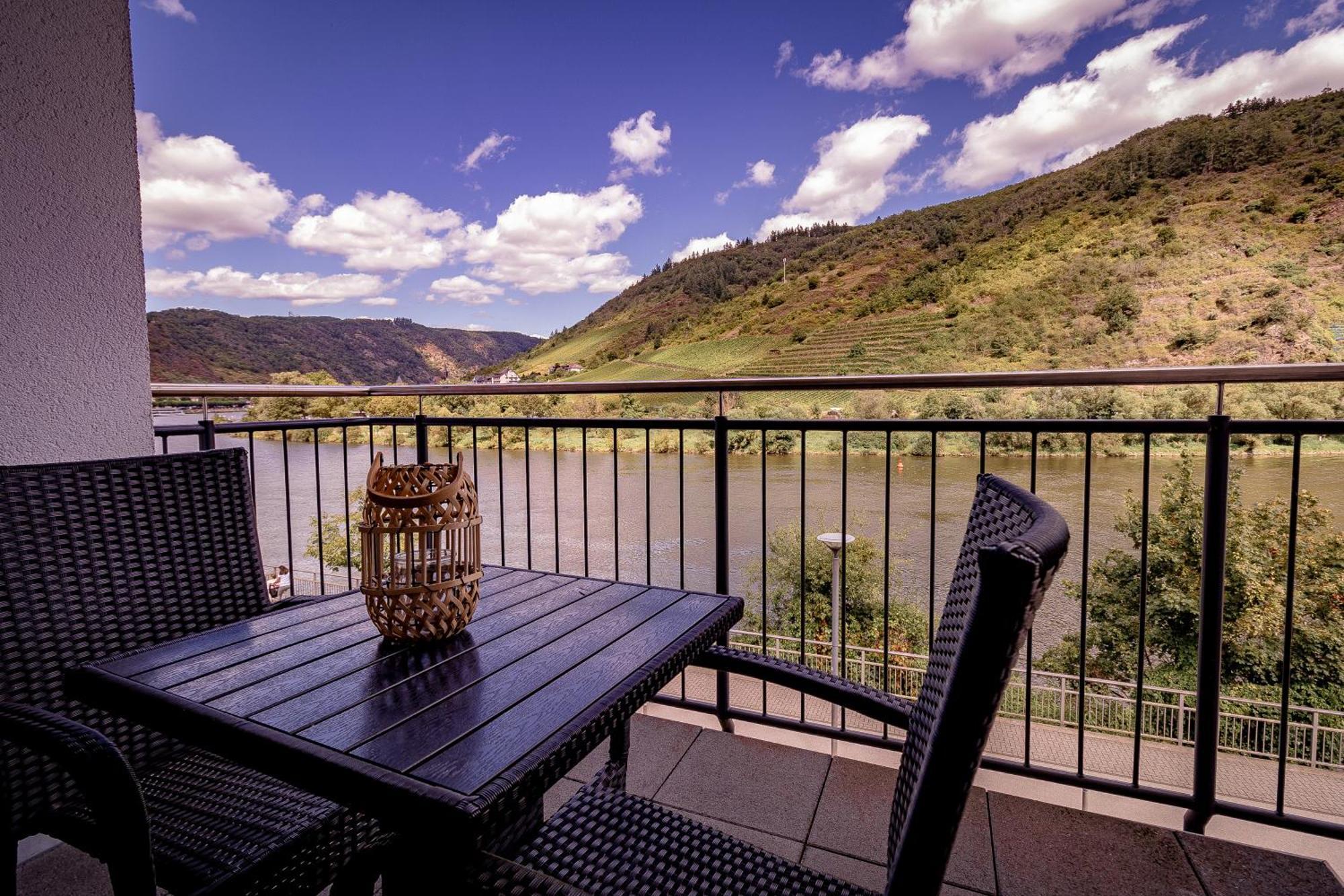 Moselpromenade Villa Moselufer, Panorama&Burg Cochem Blick, Netflix, Balkon Exteriör bild